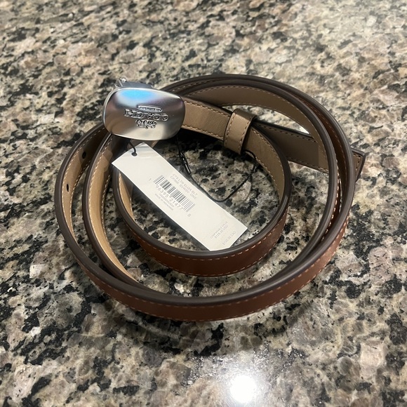 Coach reversible belt. it is not sized yet. You can cut to size. - Picture 2 of 2
